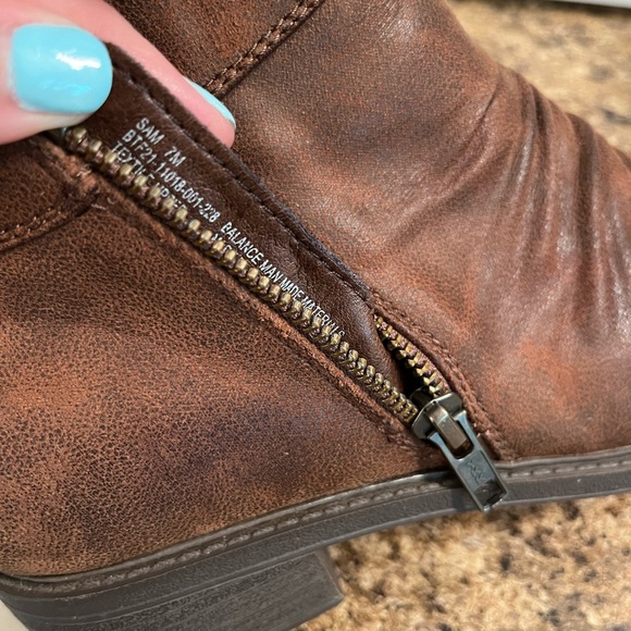 BareTraps brown bootie- Size 7M - Picture 6 of 9